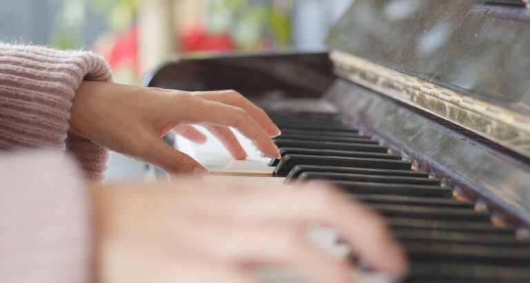 Co to są akordy na pianinie?